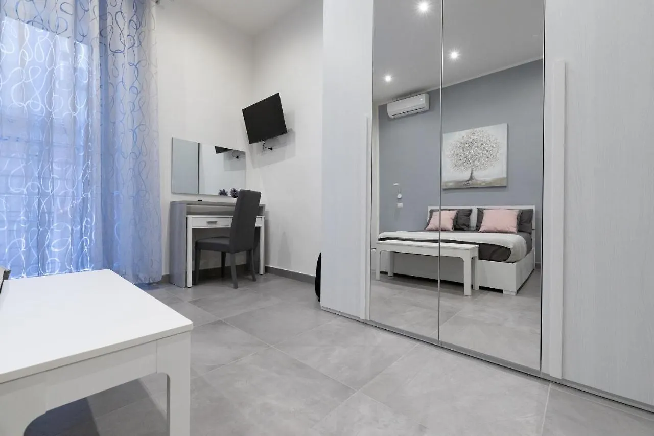 Dante Square Apartment Naples 0*,